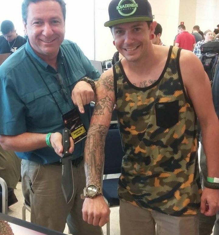 Ricardo Vilar Fan with Knife Tattoo